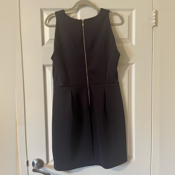 Dynamite Dress - Picture 3 of 3